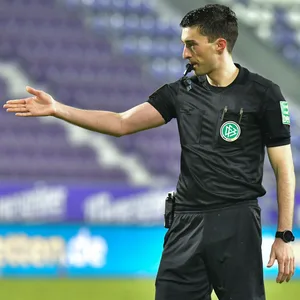 Schiedsrichter Florian Badstübner