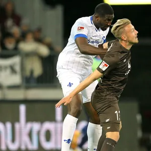 Lukas Daschner im Duell mit Patric Pfeiffer