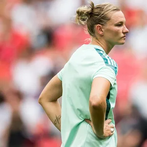 Alexandra Popp zeigte sich von den Missbrauchsvorwürfen im US-Frauenfußball bestürzt.