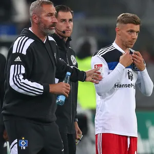 Tim Walter und Sonny Kittel bei der Auswechselbank