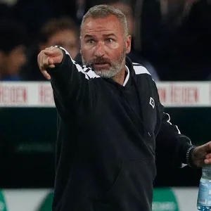 Für Trainer Tim Walter liegt auch in unruhigen Zeiten der volle Fokus auf der Arbeit mit seinen Spielern.