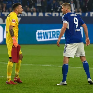Rafal Gikiewicz und Simon Terodde gerieten aneinander