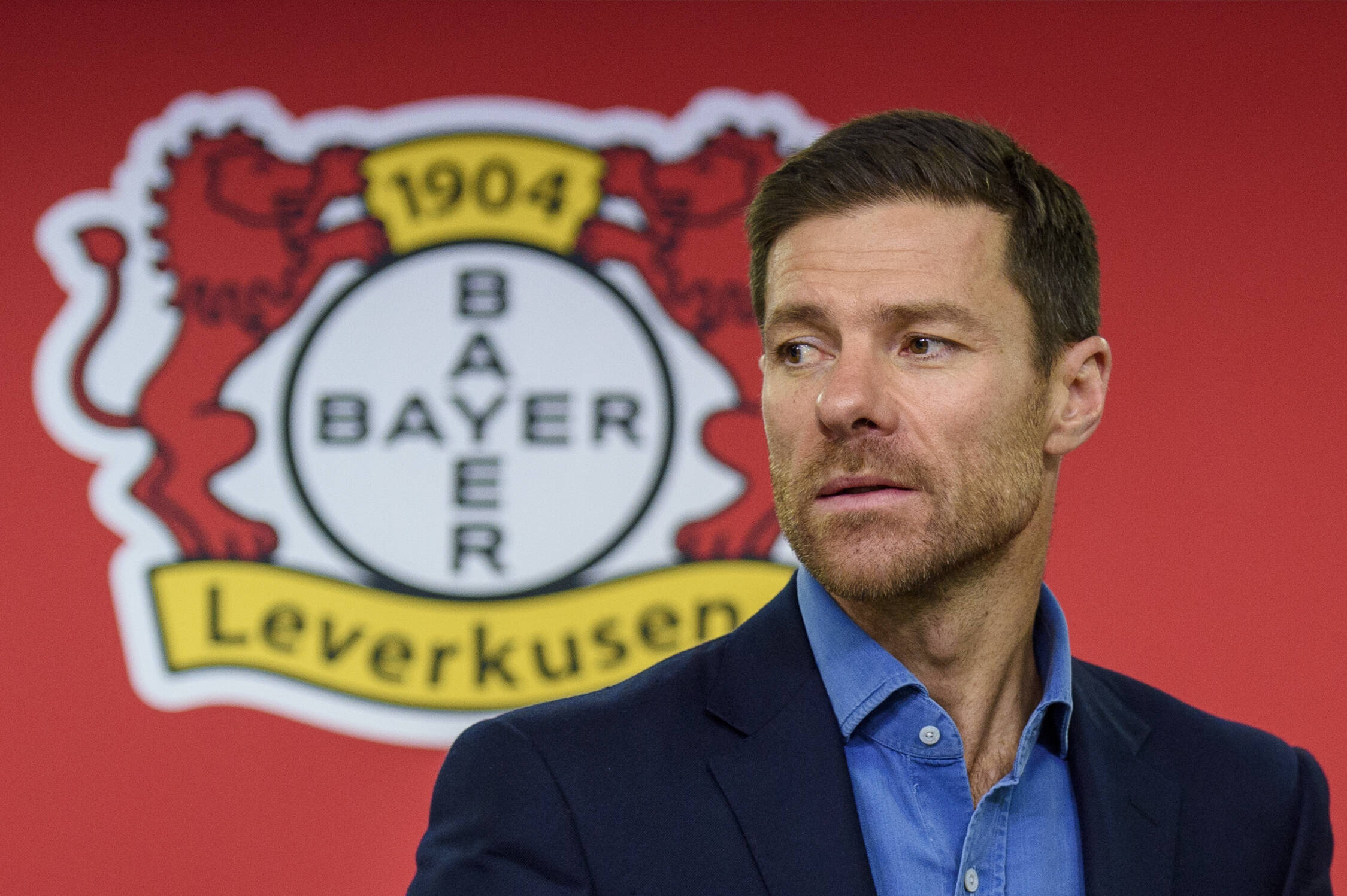 Xabi Alonso bei der Vorstellung als neuer Trainer von Bayer Leverkusen.