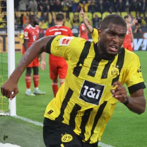 Modeste jubelt nach dem 2:2 Ausgleich