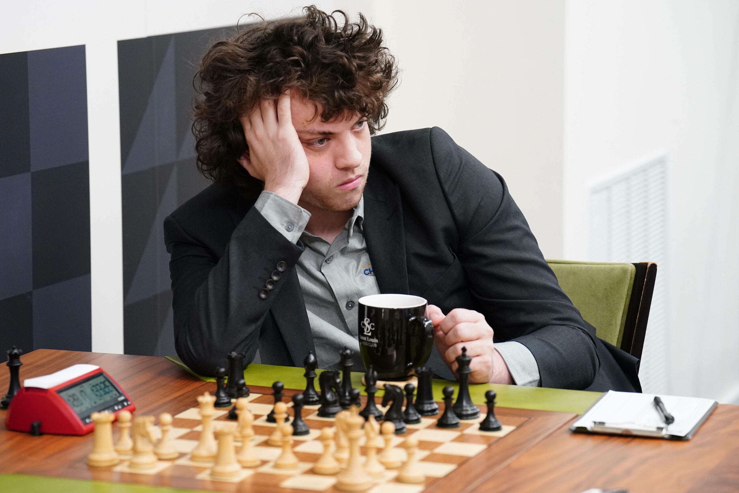Nach Betrugsvorwurf Niemann verklagt Schach-Weltmeister MOPO