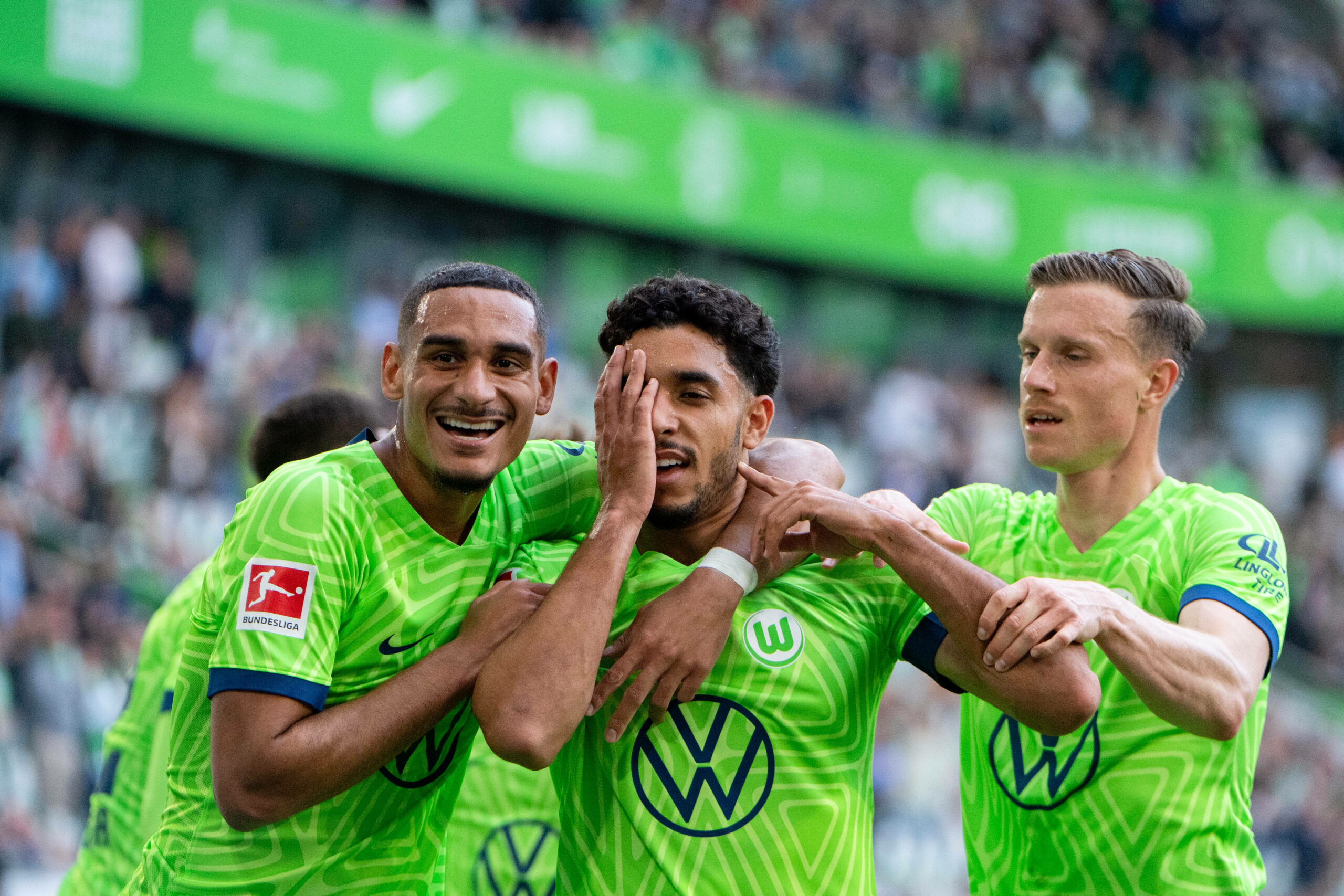 Wolfsburgs Omar Marmoush bejubelt ein Tor von Wolfsburg