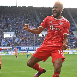 Eric Maxim Choupo-Moting jubelt ausgelassen