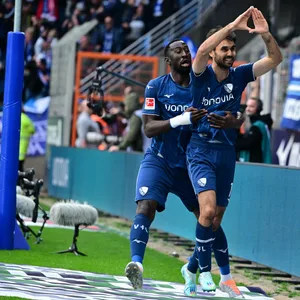 Gerrit Holtmann (r.) jubelt über sein Tor zum 2:0 gegen Union Berlin.