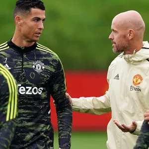 Christiano Ronaldo im Gespräch mit Erik ten Haag.