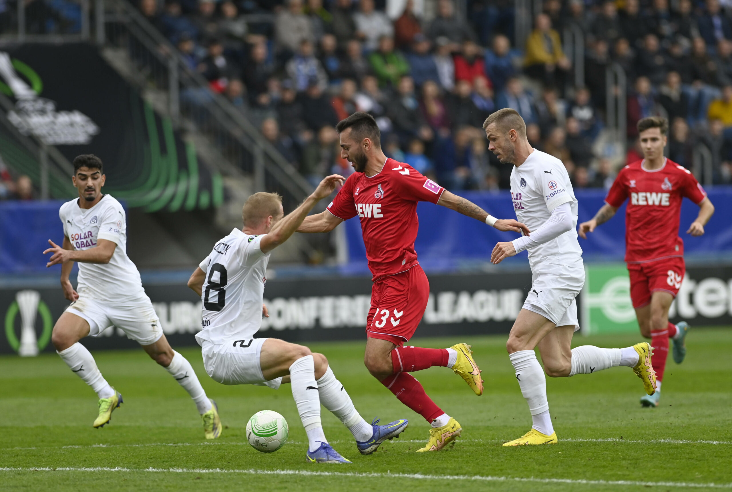 Adamyan gegen im Spiel gegen Slovacko
