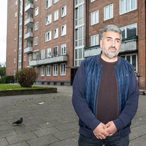Mieter D. wohnt seit 15 Jahren in der Königstraße 8 – seit dem Eigentümerwechsel im Jahr 2021 sei alles anders geworden.