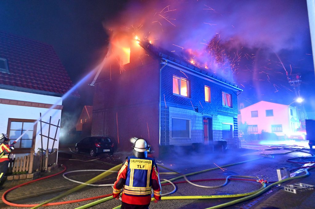 Das Haus brannte lichterloh. Rund 80 Feuerwehrmänner waren im Einsatz.