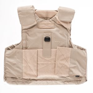 Die Täter könnten solche Schutzwesten getragen haben. Zwei wurden in Tatortnähe sichergestellt.