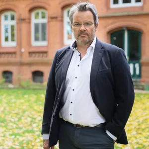 Pflegeheimleiter Hans-Jürgen Wilhelm motiviert Pflegekräfte zu einem selbstbewussteren Auftreten.