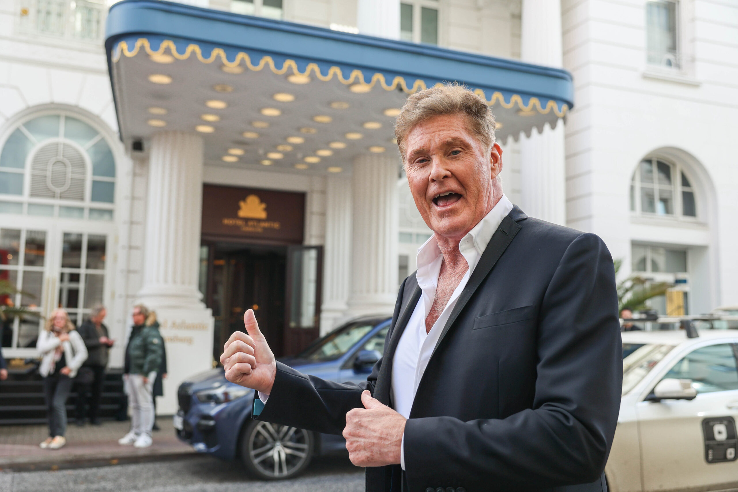 David Hasselhoff wuselte am Freitag von einem Presse-Termin zum nächsten. Der Grund: Sein Konzert am 23. März in der Barclays-Arena.