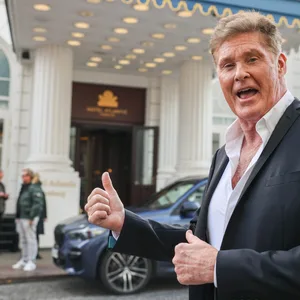 David Hasselhoff wuselte am Freitag von einem Presse-Termin zum nächsten. Der Grund: Sein Konzert am 23. März in der Barclays-Arena.