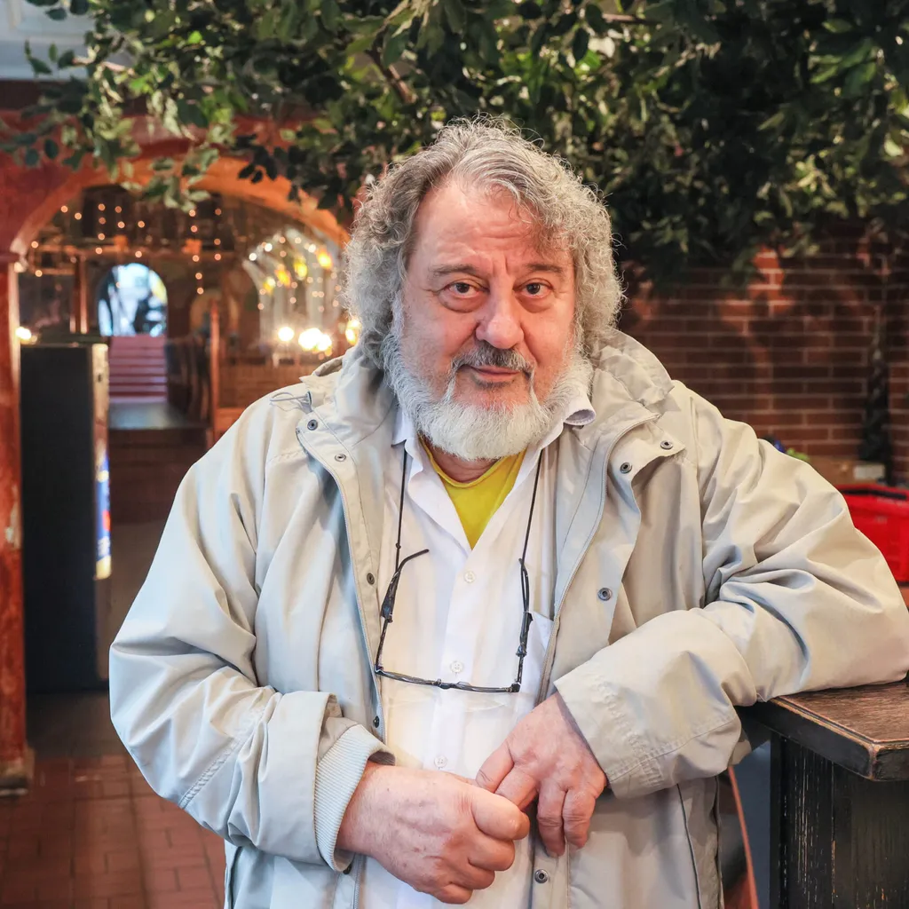 „Ich habe den Laden vor 46 Jahren aufgemacht. Seitdem hat die Szene sich verändert“, sagt Sokrates Apostolidis von der „Taverna Romana“.