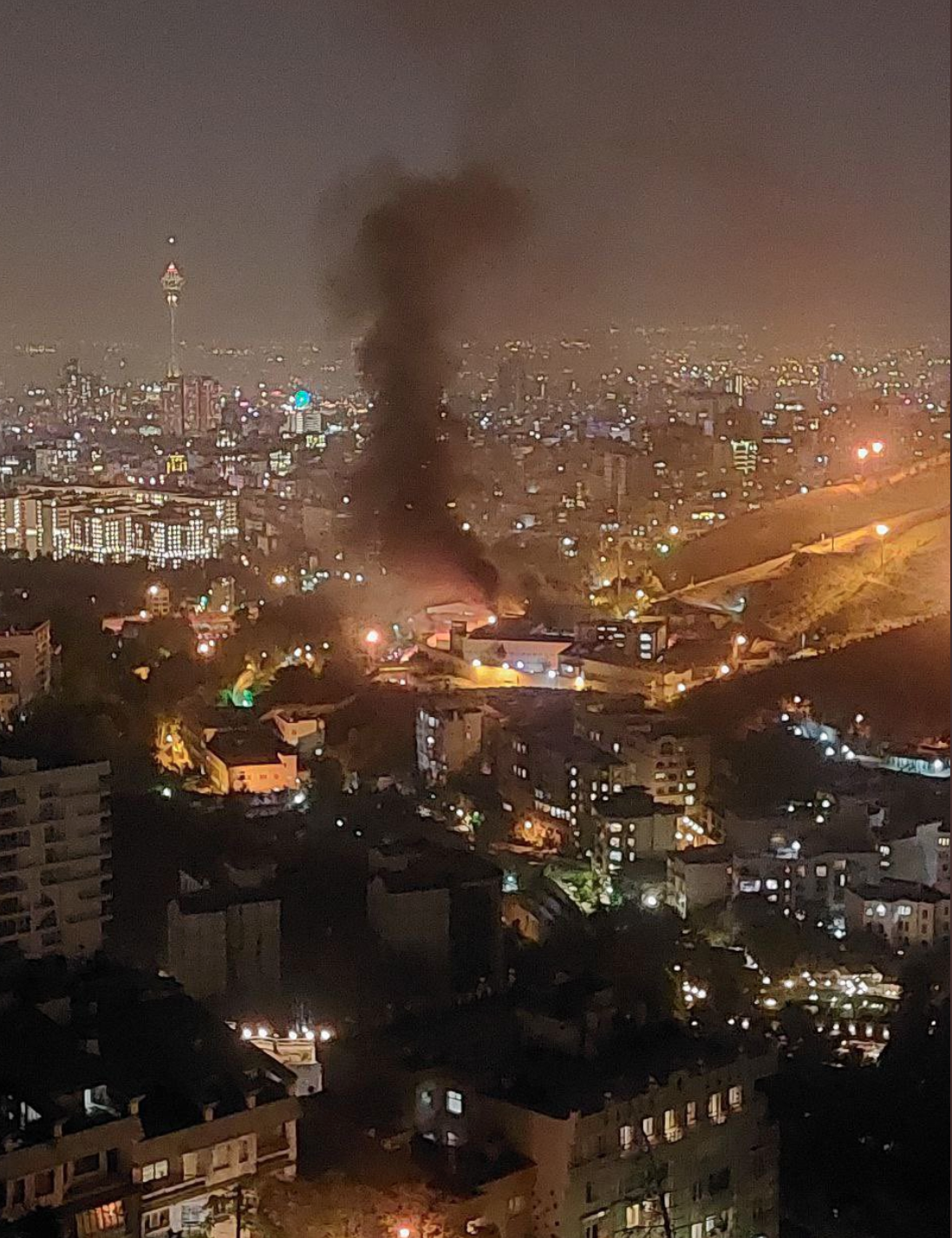 Das Ewin-Gefängnis in Teheran brennt.