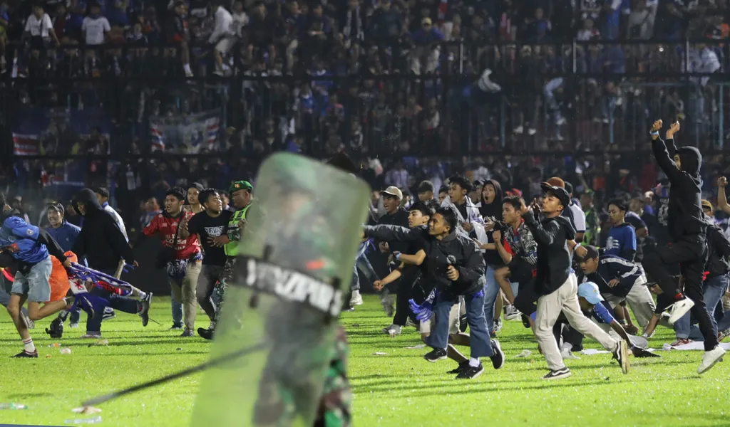 Indonesien Katastrophe im Fußballstadion