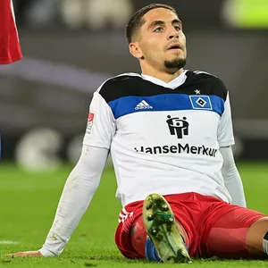 HSV-Profi Ludovit Reis nach der Pleite bei St. Pauli.