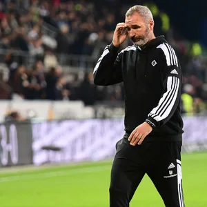 Tim Walter enttäuscht nach dem Derby