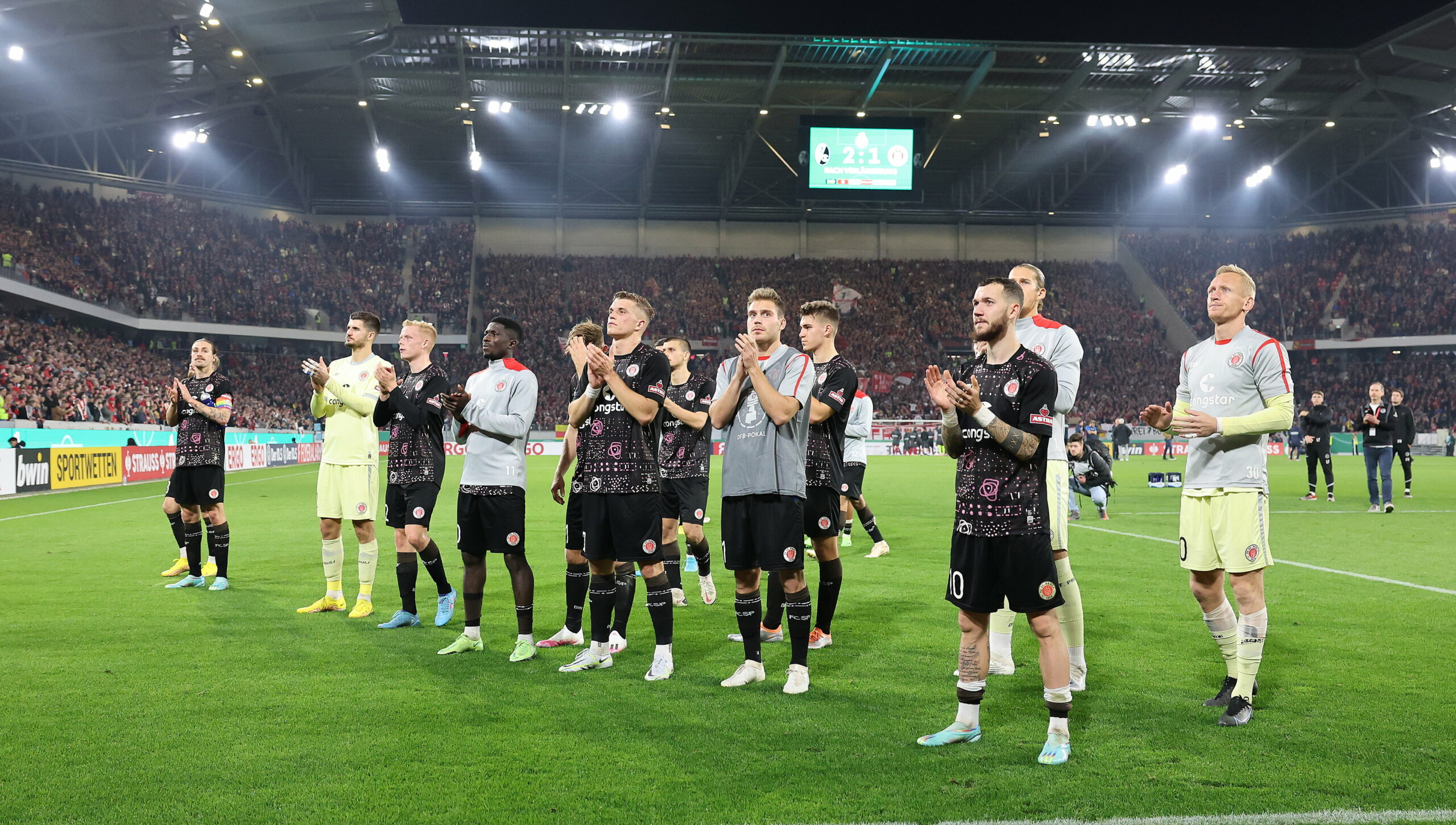 Die St. Pauli-Profis waren nach dem Pokal-Aus gegen Freiburg enttäuscht, wussten aber fast durch die Bank zu überzeugen.