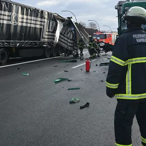 Auf der A7 ist es Mittwochmorgen zu einem Unfall gekommen – die Autobahn in Richtung Norden war gesperrt.