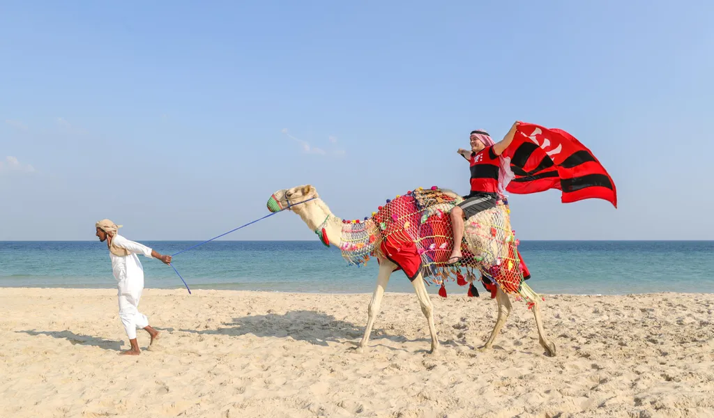 Fußball-Fan auf einem Kamel in Katar