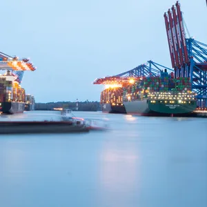 Schiffe im Hamburger Hafen