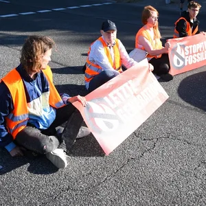 Demo Letzte Generation Bundestag Klimaaktivisten