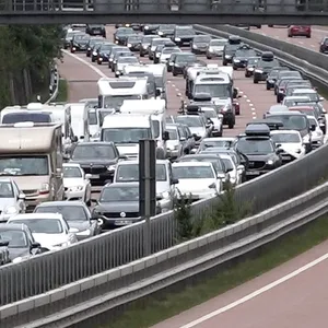 Unfall auf A1 in Hambrg – ein Verletzter und langer Stau