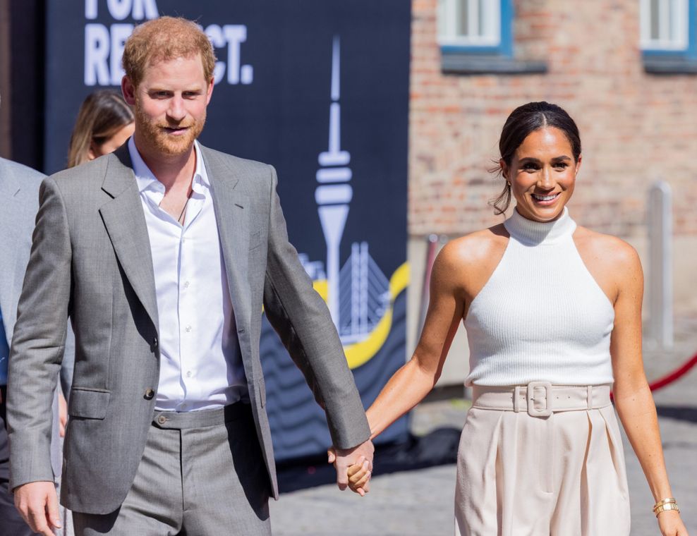 Harry und Meghan, Herzog und Herzogin von Sussex, haben sich freiwillig aus dem Leben der Königsfamilie verabschiedet.