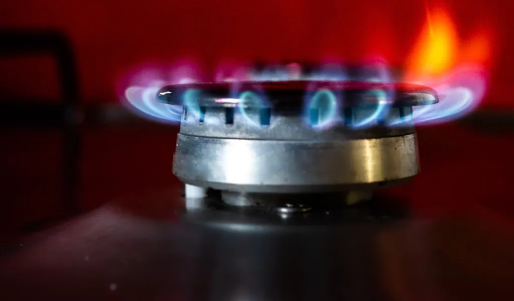 Gas kostet immer mehr – doch der Preis steigt nicht für jeden Verbraucher gleich stark an. (Symbolbild)