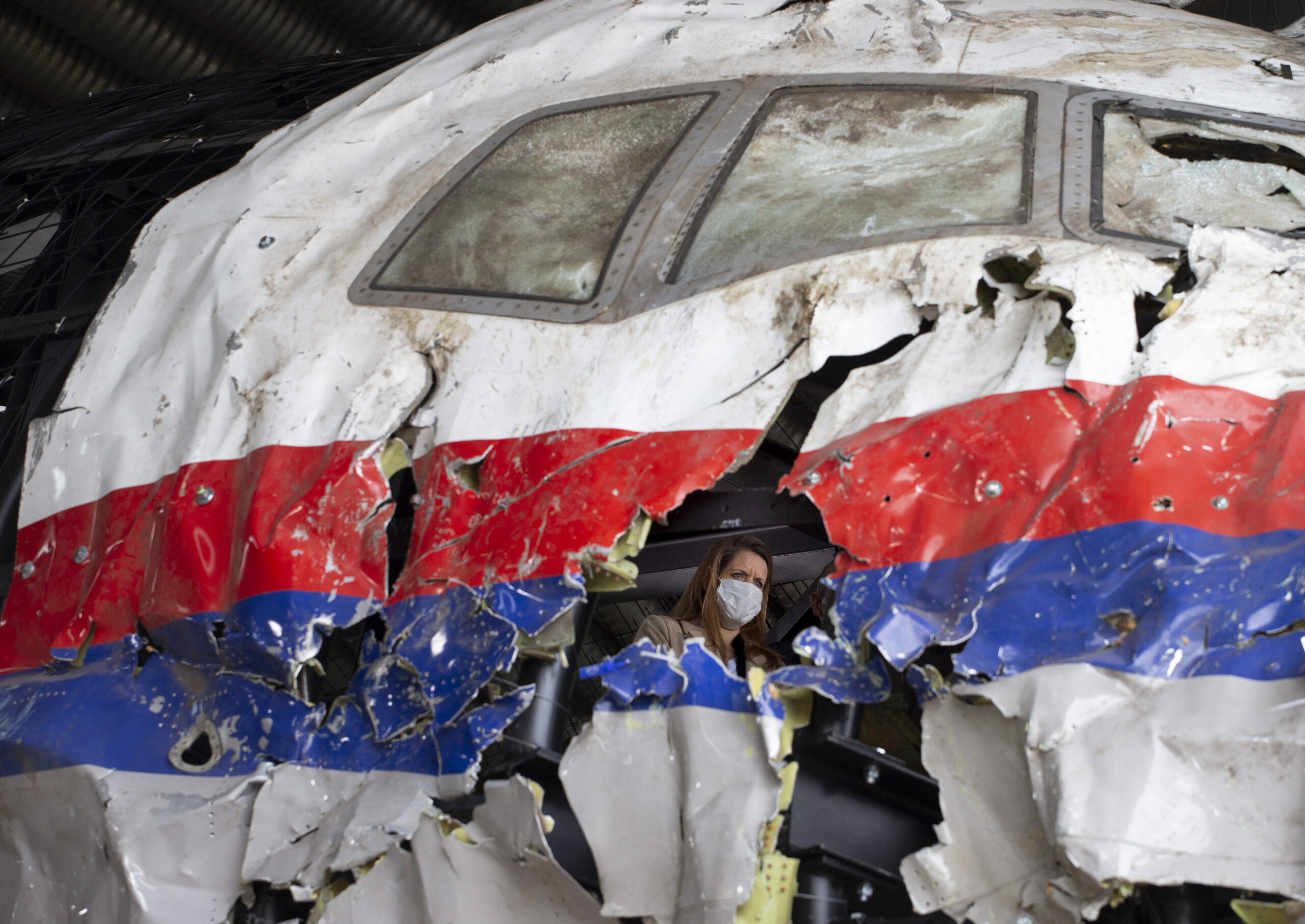 Im Prozess um den Absturz von Flug MH17 wurde das rekonstruierte Wrack der Passagiermaschine inspiziert. (Archivbild)