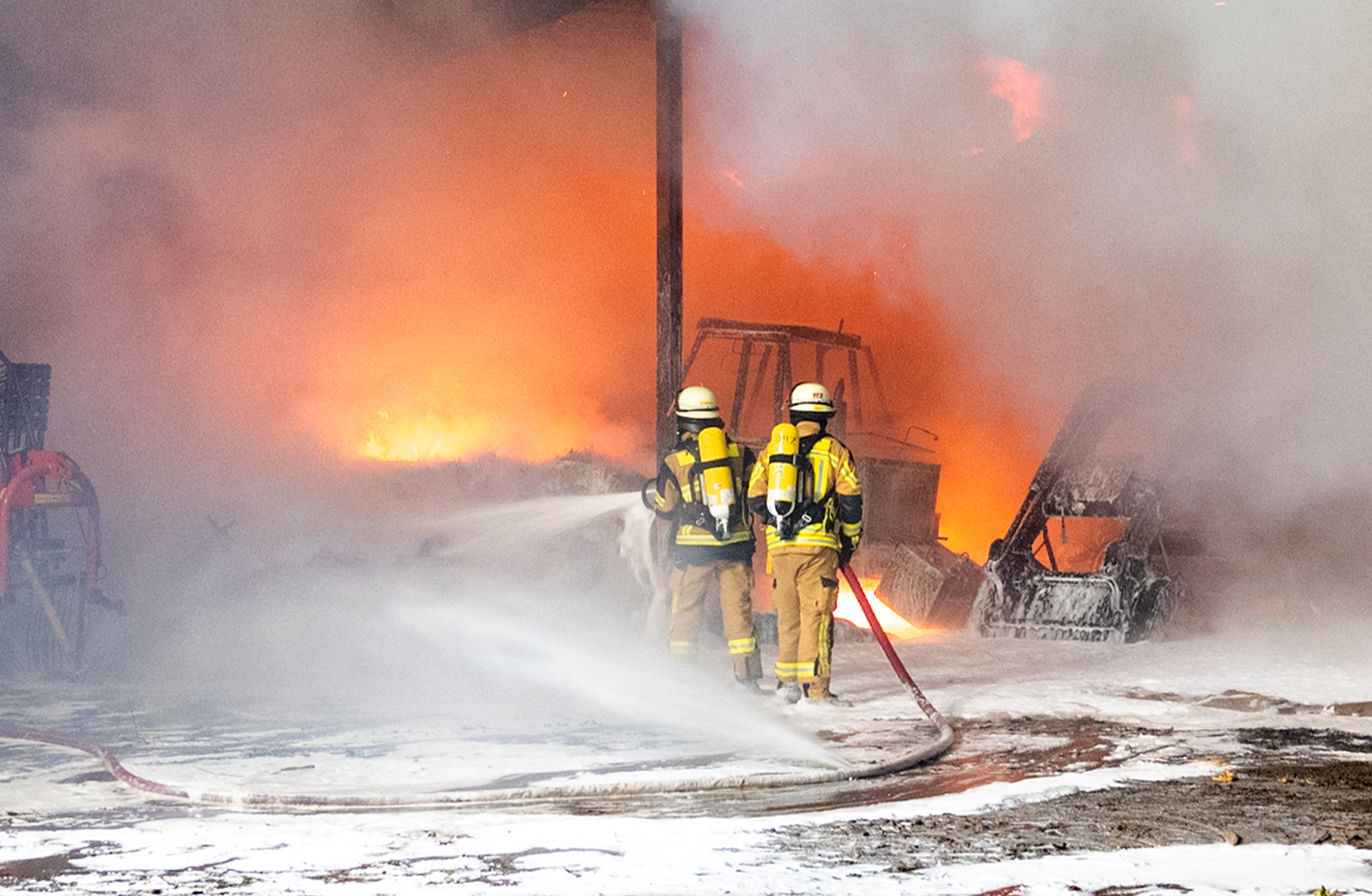In Witzhave ist am Donnerstag ein größerer Brand in einer Lagerhalle ausgebrochen.