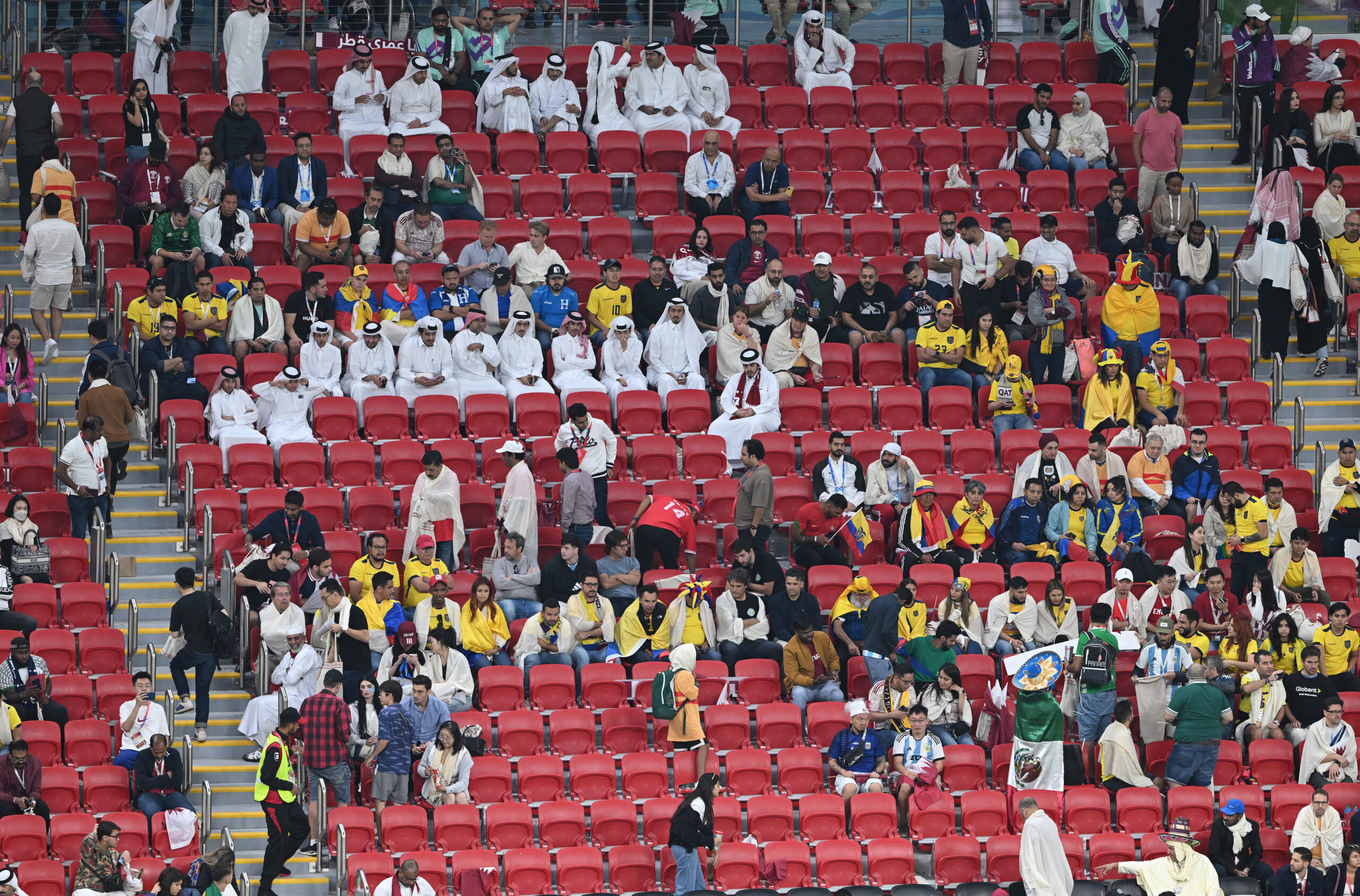 Viele leere Sitze beim WM-Auftaktspiel in Katar.