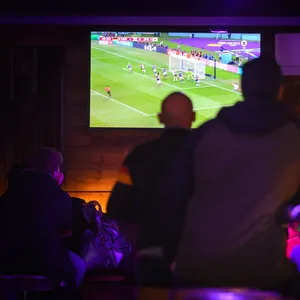 WM-Public-Viewing in einer Kneipe