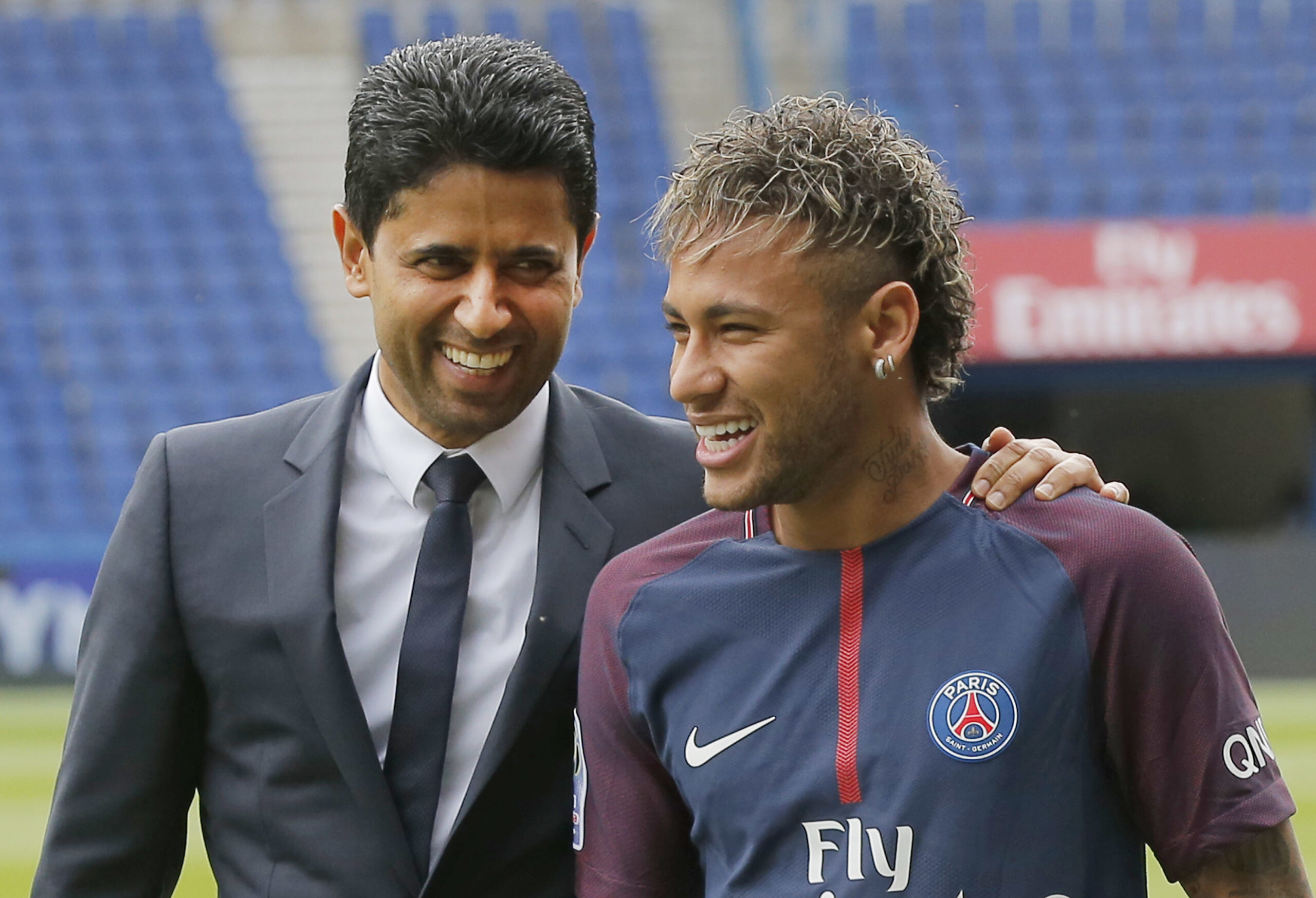 PSG-Boss Nasser al-Khelaifi präsentierte 2017 den 222-Millionen-Einkauf Neymar.