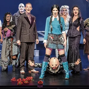 Herrlich schräg: Das Grusel-Musical „The Addams Family“