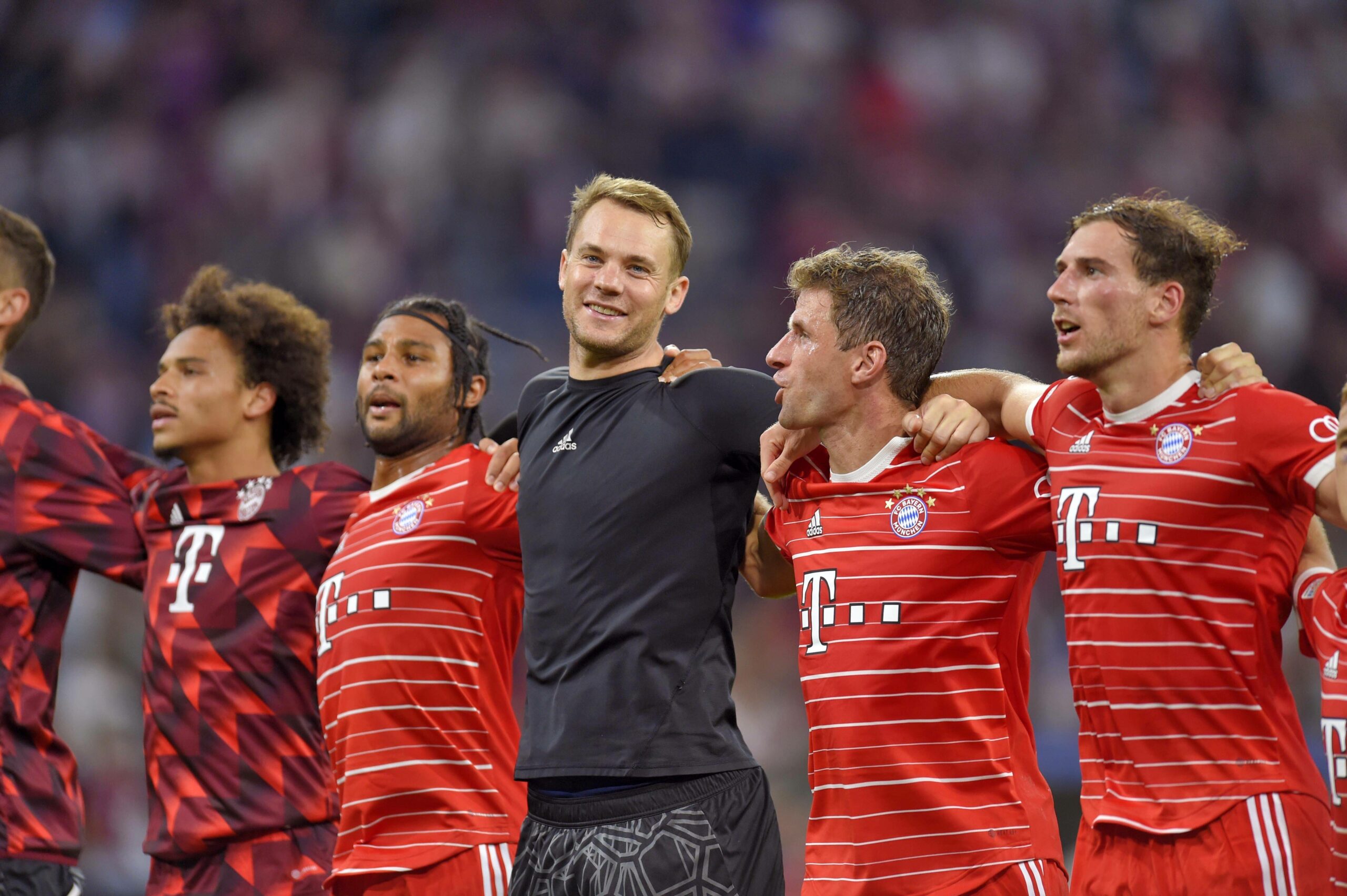 Bayern-Spieler feiern nach einem Sieg.