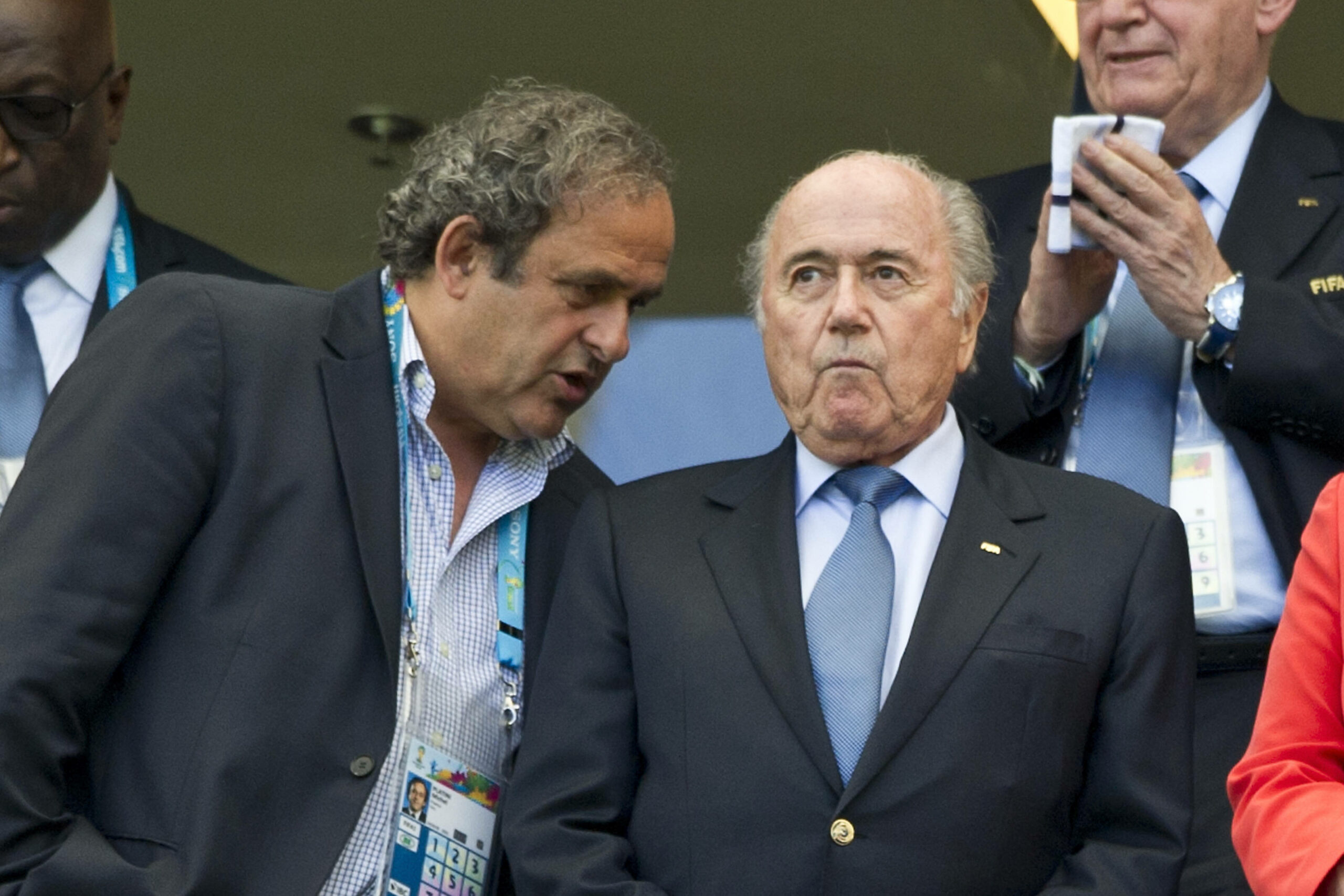 Michel Platini und Sepp Blatter auf der Tribüne.