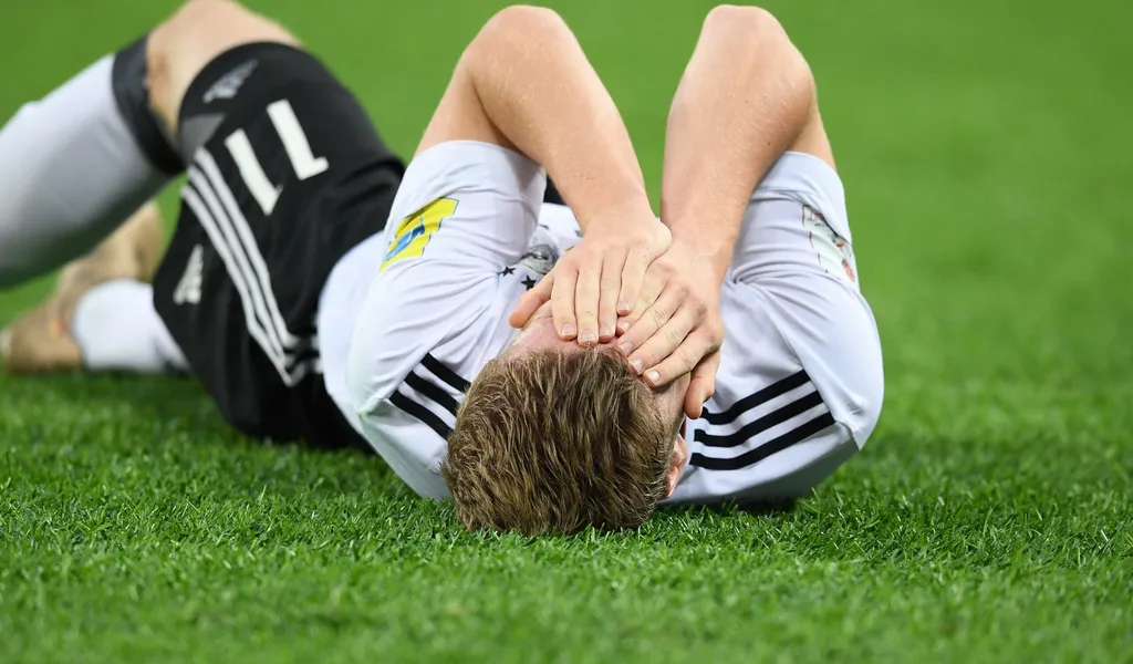 Timo Werner verletzt am Boden