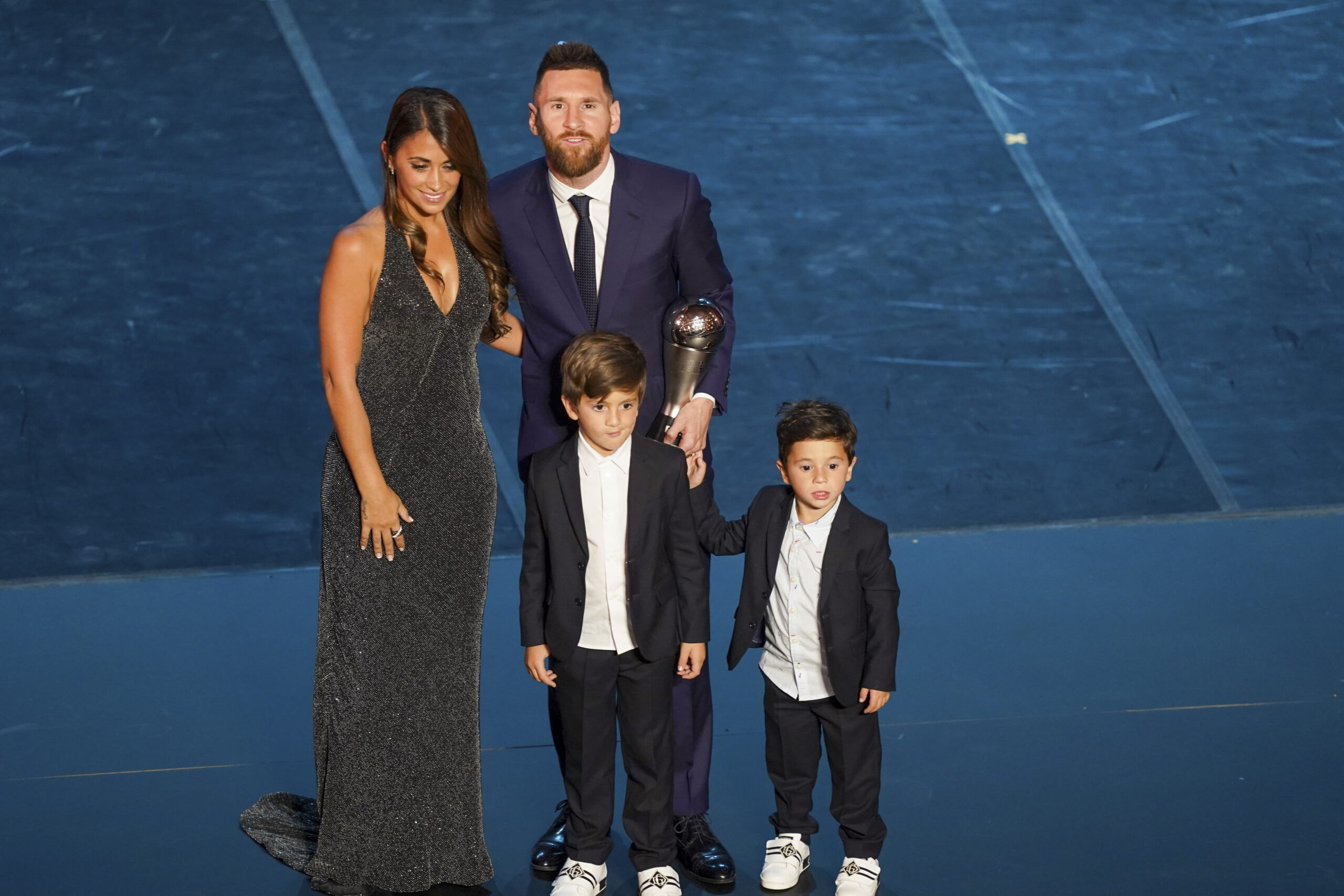 Lionel Messi mit Frau Antonella Roccuzzo und den Kindern Thiago und Mateo