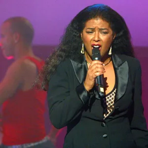 „Fame“ und „Flashdance“ verhalfen Irene Cara (†63) in den 1980er Jahren zum weltweiten Durchbruch. (Archivbild von 2004)