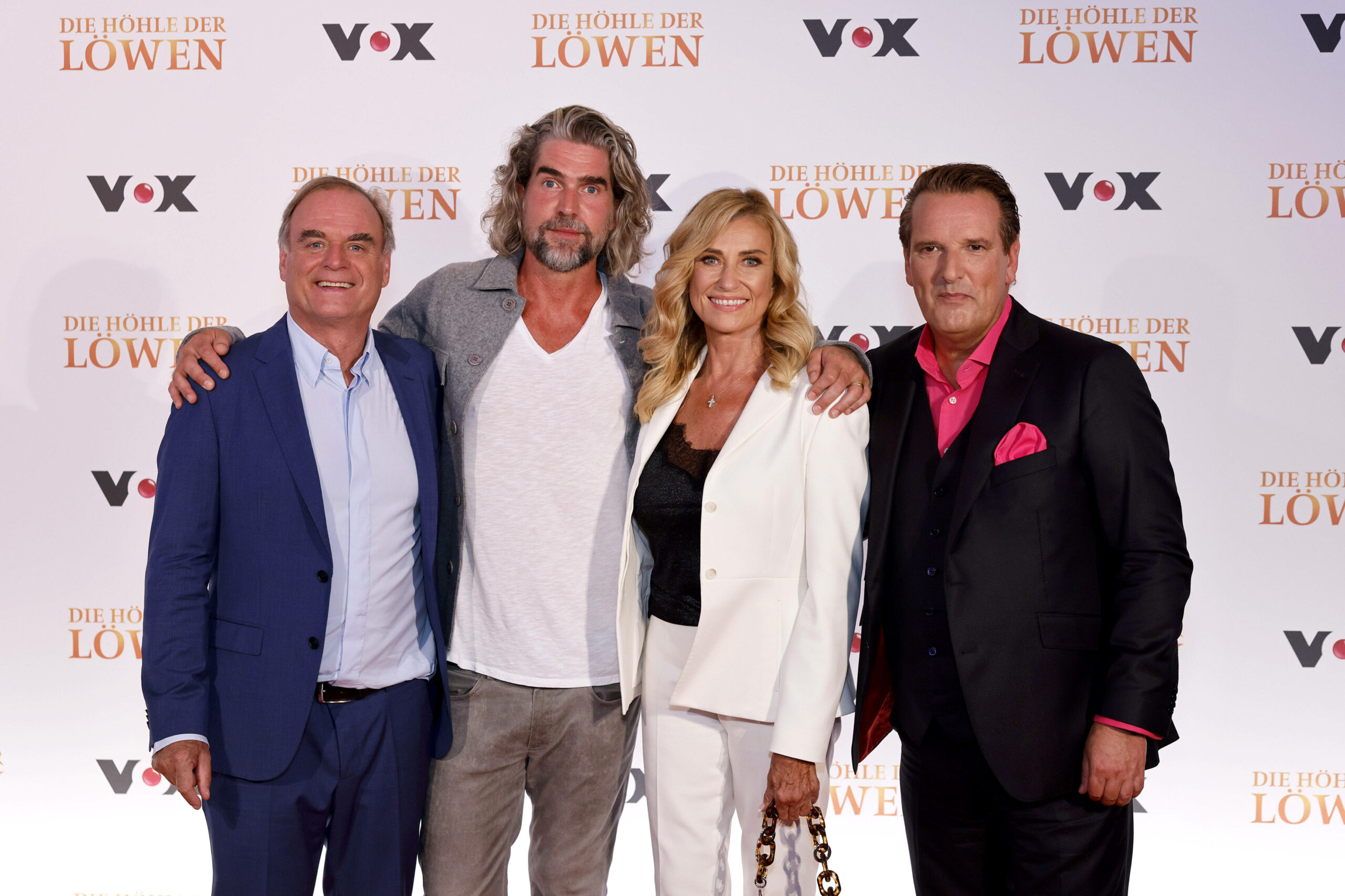 In diesem Jahr standen Georg Kofler (v.l.n.r.), Nils Glagau, Dagmar Wöhrl und Ralf Dümmel noch gemeinsam für Vox vor der Kamera.