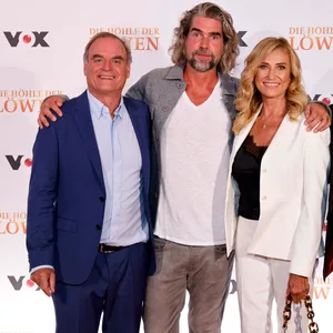 In diesem Jahr standen Georg Kofler (v.l.n.r.), Nils Glagau, Dagmar Wöhrl und Ralf Dümmel noch gemeinsam für Vox vor der Kamera.