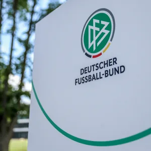 Die Fassade des Campus des Deutschen Fußball-Bunds in Frankfurt wurde gesprüht. (Symbolbild)