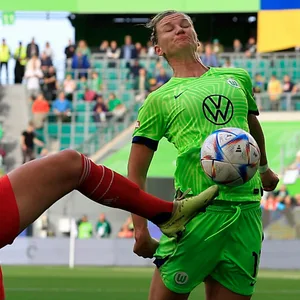 Alexandra Popp setzt sich nicht nur auf dem Platz durch, sondern vertritt auch außerhalb ihre Meinung.