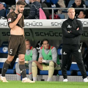 Timo Schultz kündigte an, dass Betim Fazliji auch teamintern für seine Rote Karte sanktioniert werden soll.