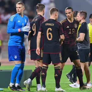 Leroy Sané und seine Teamkollegen beim Testspiel gegen den Oman.
